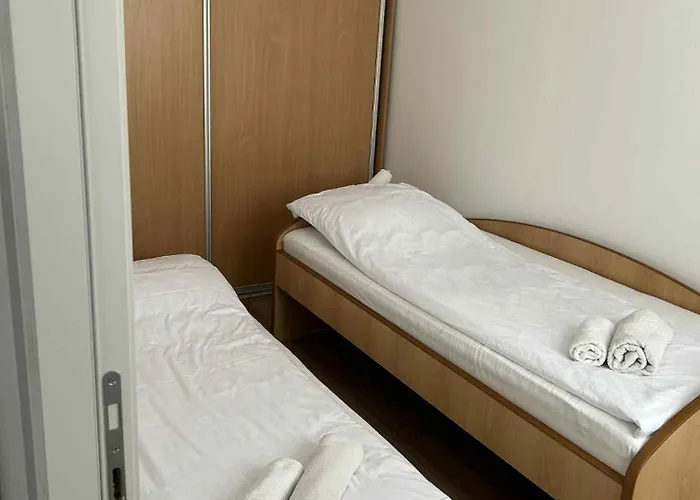 Apartamento Spacious Modern Aerodrom