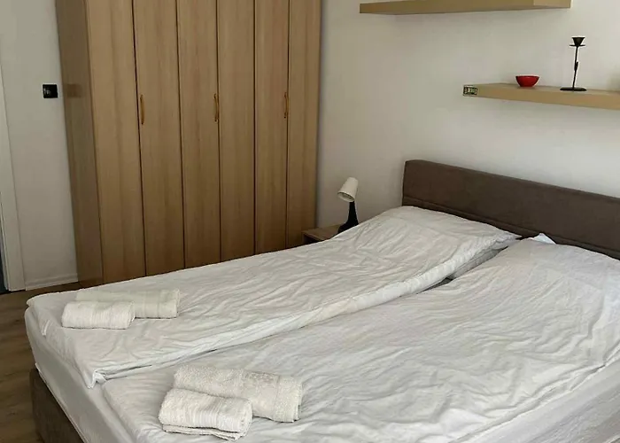 Spacious Modern Aerodrom Apartamento *